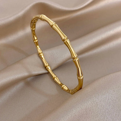Elegant Diamond-encrusted Bone Bamboo Joint Shape Cuff Bracelet For Women Classic Plated Gold Shiny Temperament Jewelry Set Sans anicroche